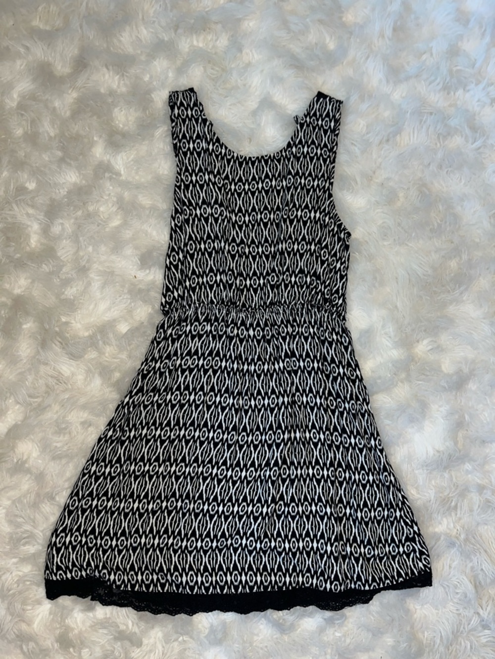 Sleeveless Black and White Patterned Mini Dress